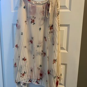 Aritzia Wilfred Flowy Skirt - Size 8